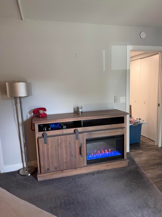 Building Photo - 387 Mansfield I