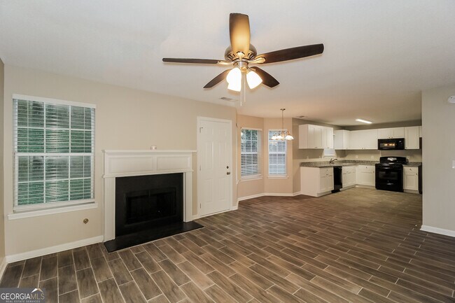 Building Photo - 6251 Village Trace