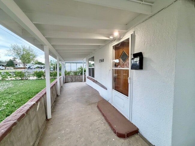 Building Photo - Move-in Ready Ranch