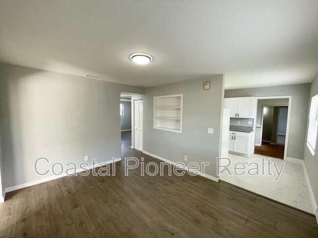 Building Photo - 3861 11th Ave S
