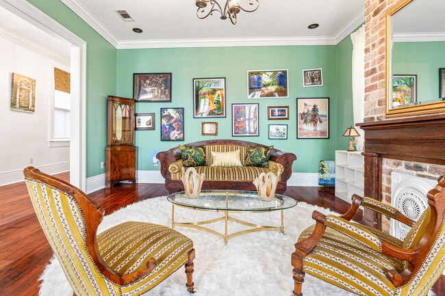 Building Photo - 2324 Ursulines Ave