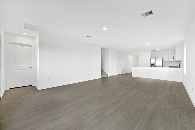 Building Photo - 201 Texas Pecan Dr