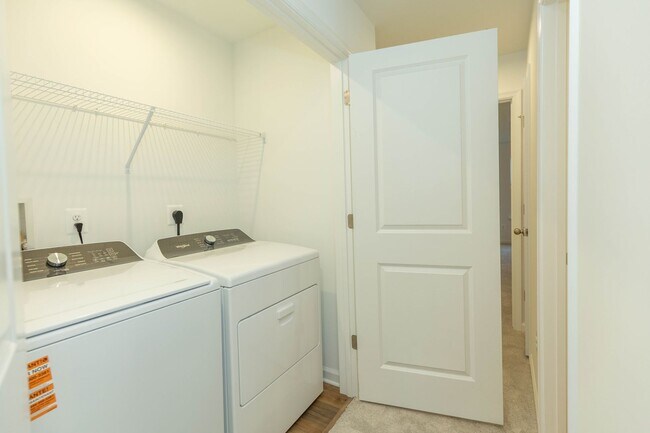 Building Photo - 3 Bed/3.5 Bath NEW Townhome in Charles Tow...