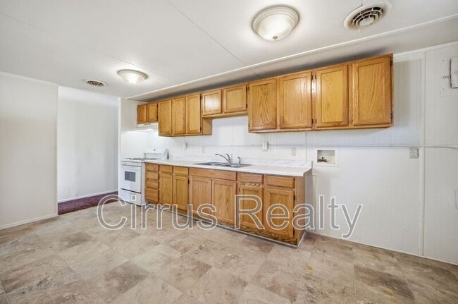 Building Photo - 1924 Zinzer Rd