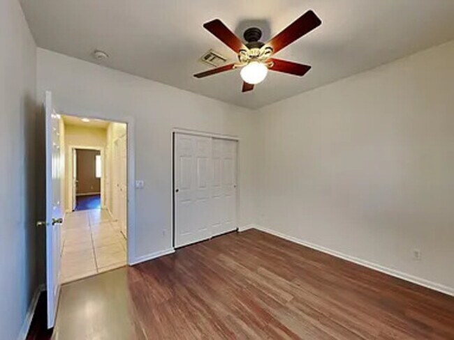 Building Photo - 3002 E Jeanette Ct