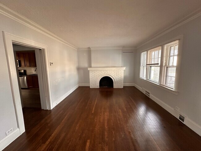 Building Photo - 2205 Cottage Grove Dr