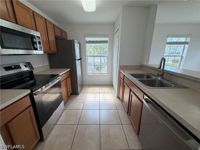 Building Photo - 9101 Gervais Cir