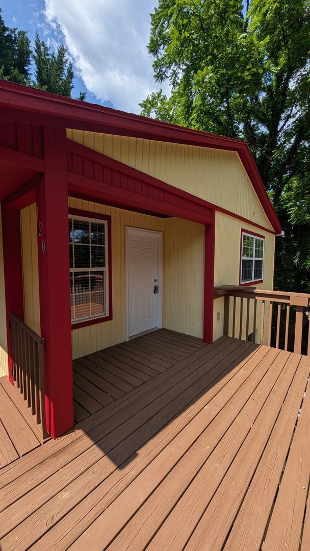 Building Photo - East Asheville Cottage