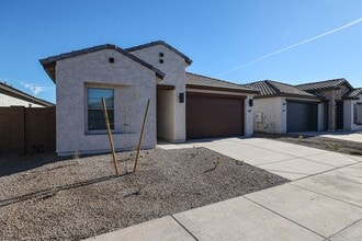 Building Photo - 4 Bedroom in Ambra Gated Community