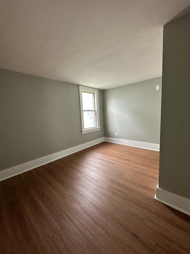 Building Photo - 25 Brown St