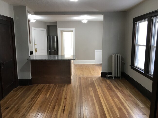 Building Photo - 422 Pierce St