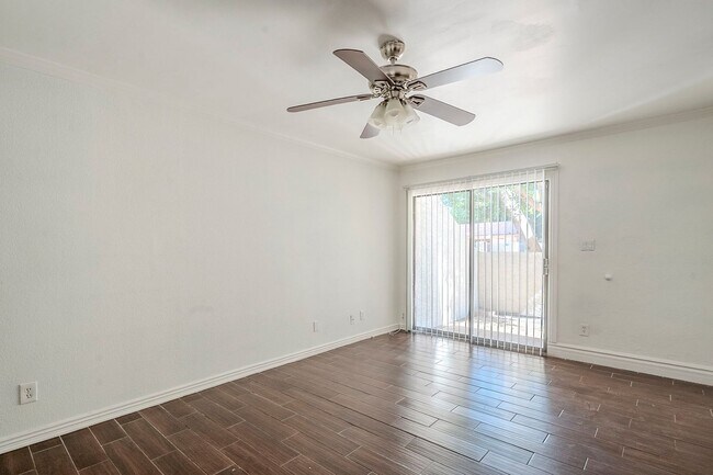Building Photo - 3 bedroom townhome for rent