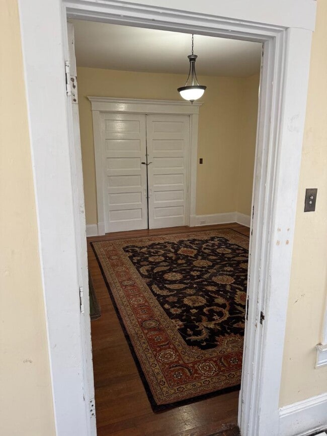 Building Photo - 1533 W Northwest Blvd