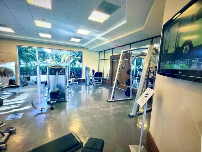 Building Photo - 1060 Brickell Ave