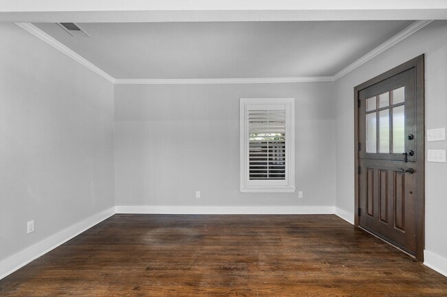 Building Photo - 4036 Linden Ave