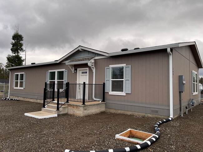 Primary Photo - Paradise (west side) New Manufactured home...