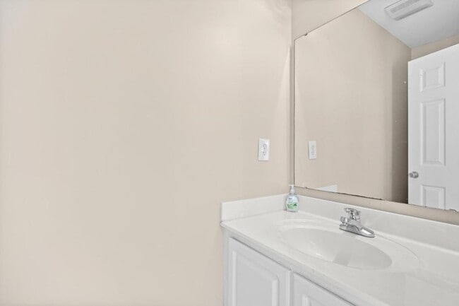 Building Photo - 454 Dandelion Ln