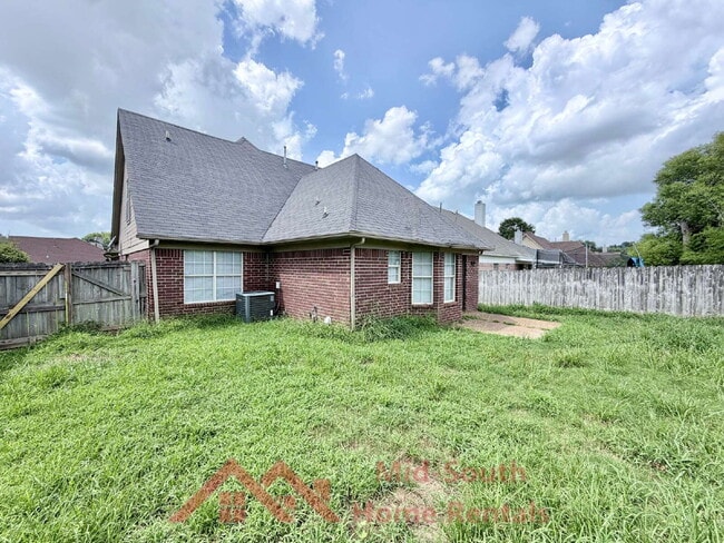 Building Photo - 434 N Ericson Rd