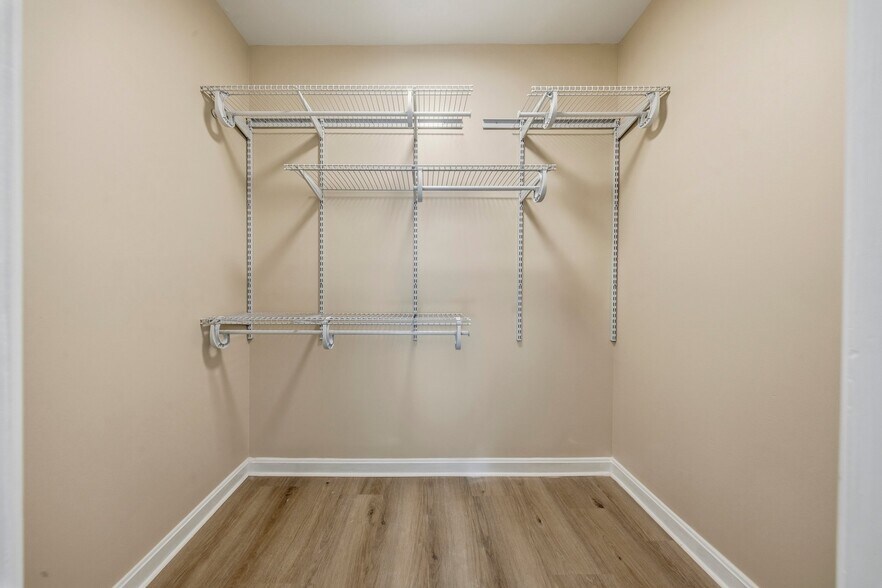 Building Photo - 11640 Pleasant Meadow Dr
