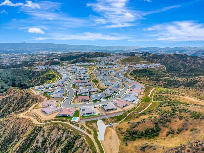 Building Photo - 30000 N Camino los Robles