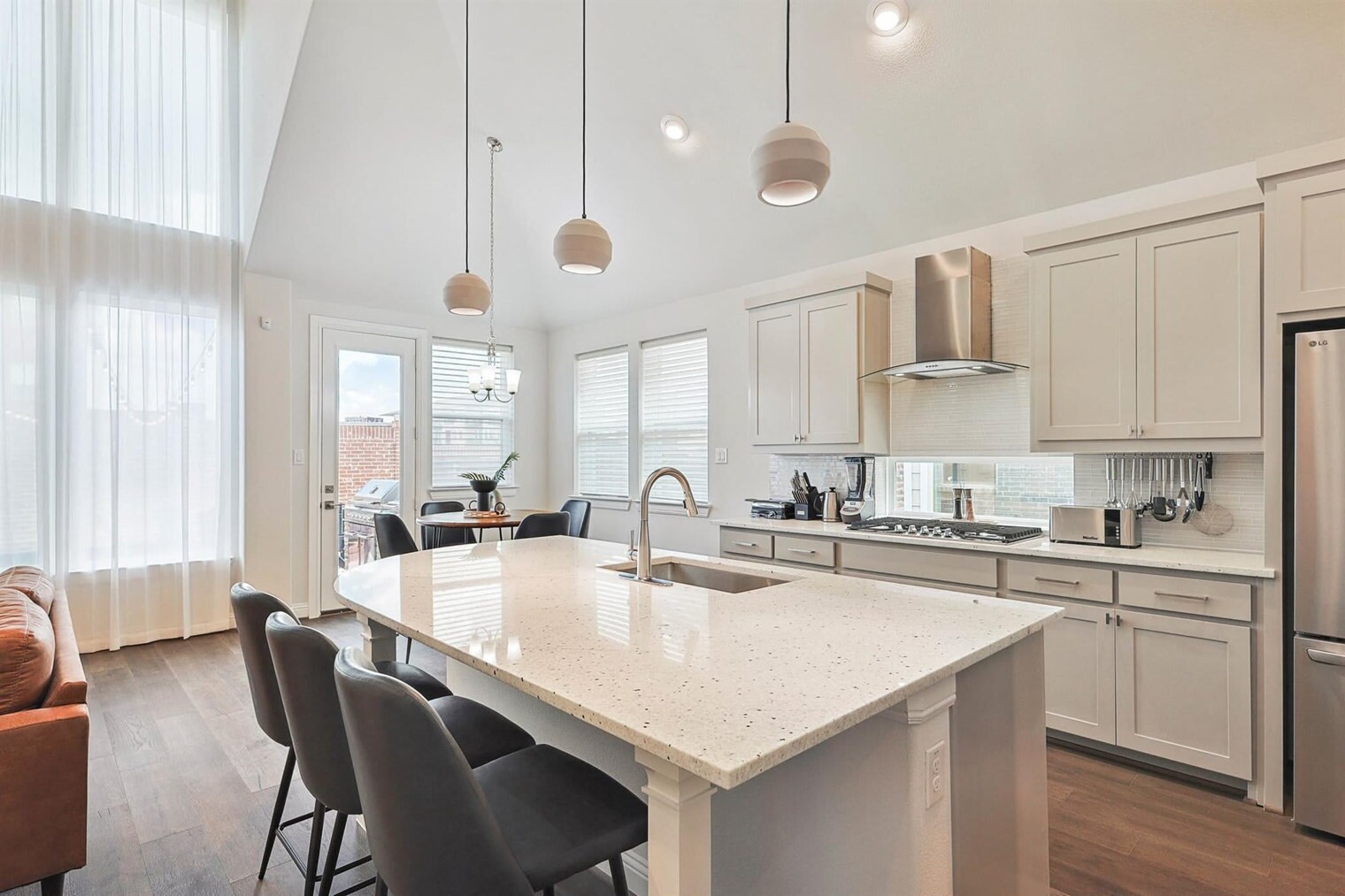 Building Photo - 2346 Perdue Ave