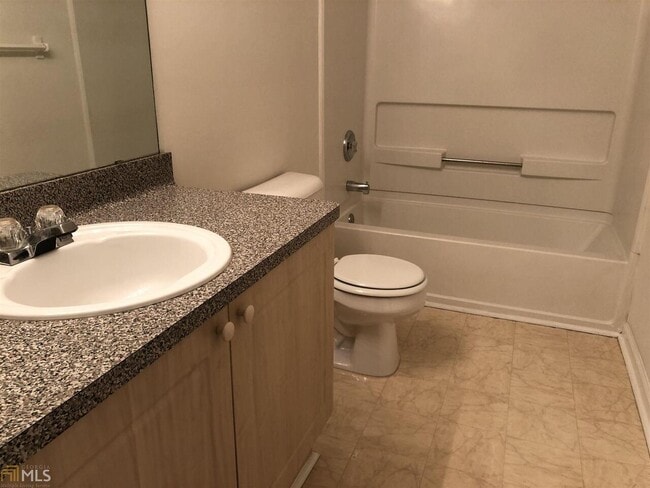 Building Photo - 5955 Graywood Cir SE