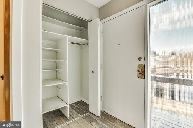 Building Photo - 7301 Larrup Ct