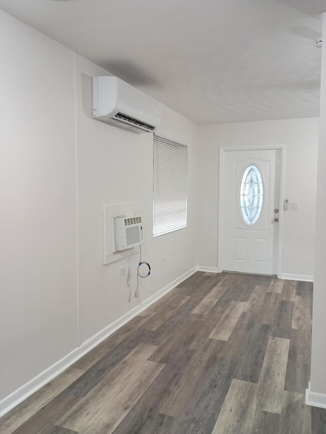 Building Photo - 622 N L St