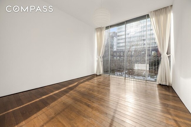 Building Photo - 527 W 27th St