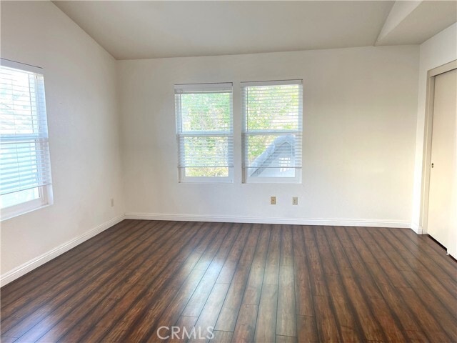 Building Photo - 2985 Amber Dr