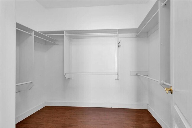 Building Photo - Beautiful Summerlin home in a gated community.