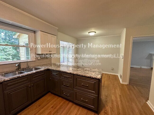 Building Photo - 790 Woodmont Dr