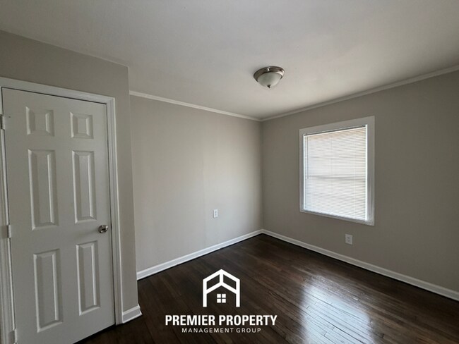 Building Photo - 1731 Capri Rd