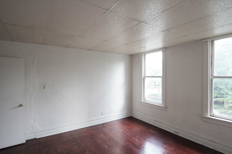 Building Photo - 317 Franklin Ave