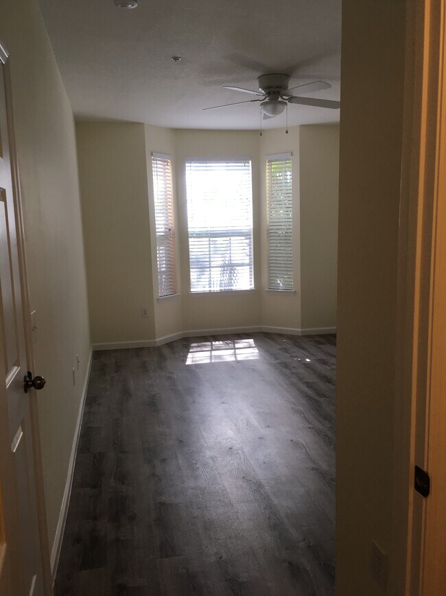 Building Photo - 12879 Madison Pointe Cir