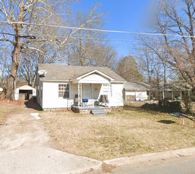 Building Photo - 4933 School St