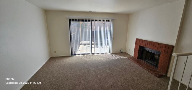 Building Photo - EL CAJON - Nice 3 Bedroom 2.5 Bath Townhou...