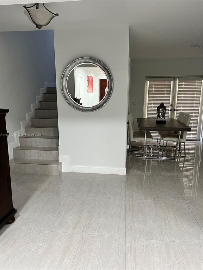 Building Photo - 6284 SW 26th St