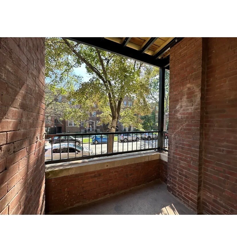 Building Photo - 1630 W Fargo Ave