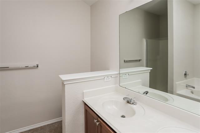 Building Photo - 9804 Crocker Dr