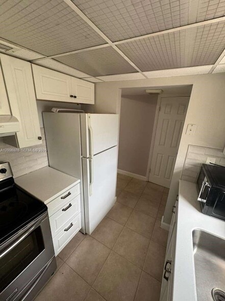 Building Photo - 8500 SW 109th Ave