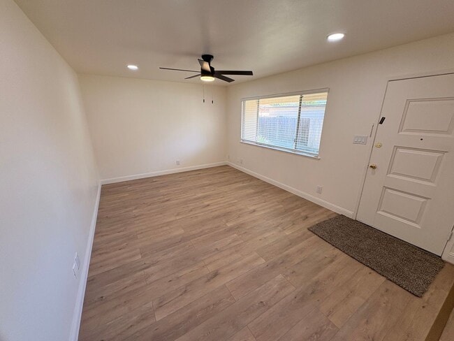 Building Photo - 0817