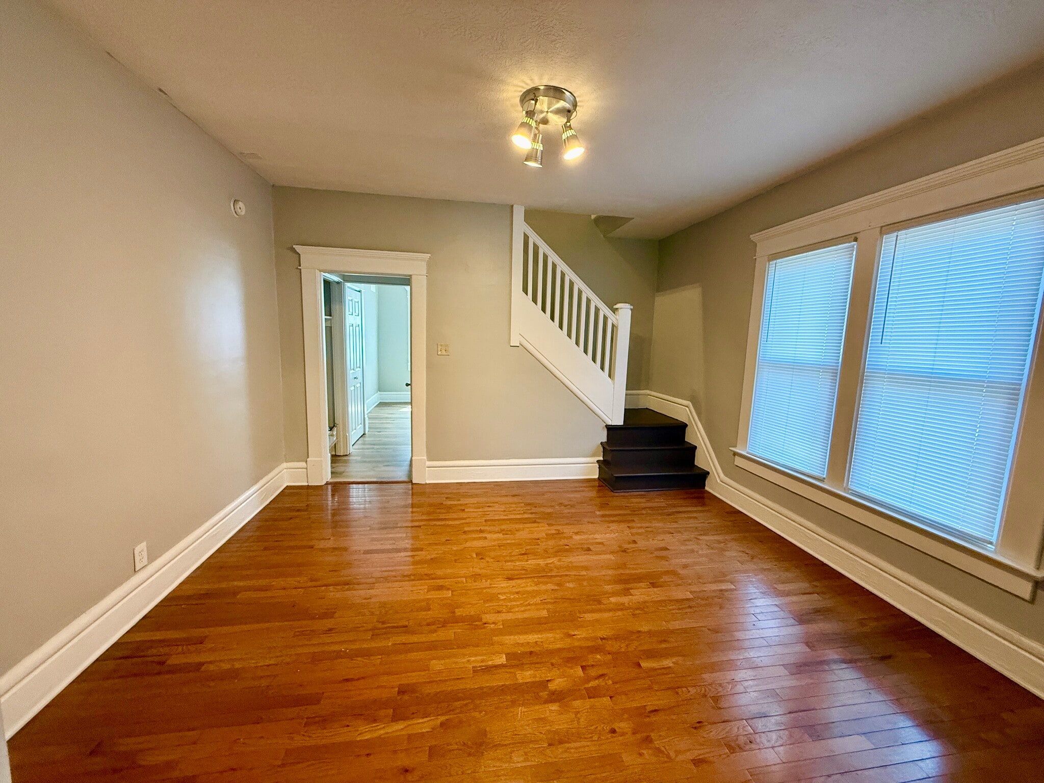 Building Photo - 325 Clinton St