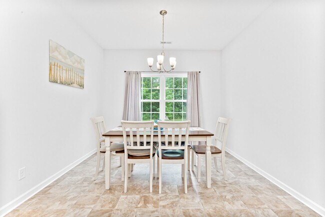 Building Photo - Spacious Home in Barons Bluff North
