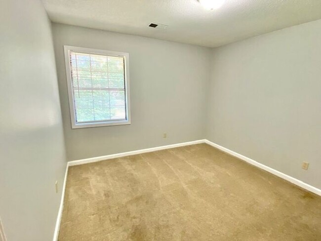 Building Photo - Now Leasing in Cordova, 4-Bedroom 2.5 Bath...