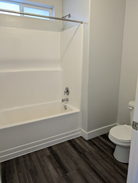 Building Photo - 735 N 380 W