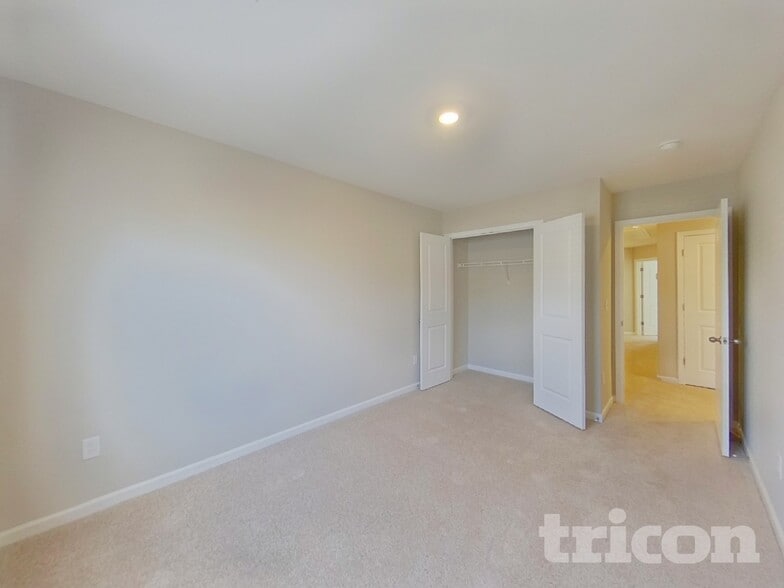 Building Photo - 14 Beautyberry St