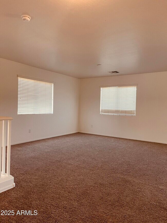 Building Photo - 5707 S 31st Dr