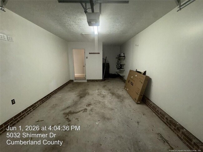 Building Photo - 5032 Shimmer Dr