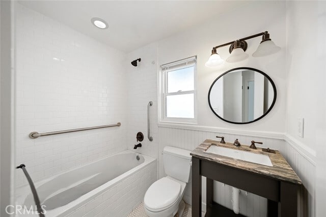 Building Photo - 435 Dahlia Ave